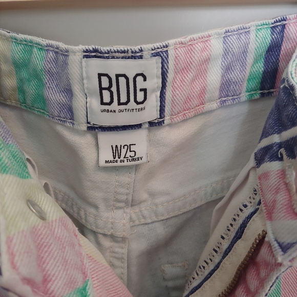 Urban Outfitters high waist mom jeans - Picture 2 of 3